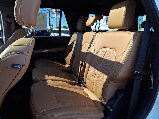 Certified 2022 Ford Expedition Platinum AWD/4WD image 10
