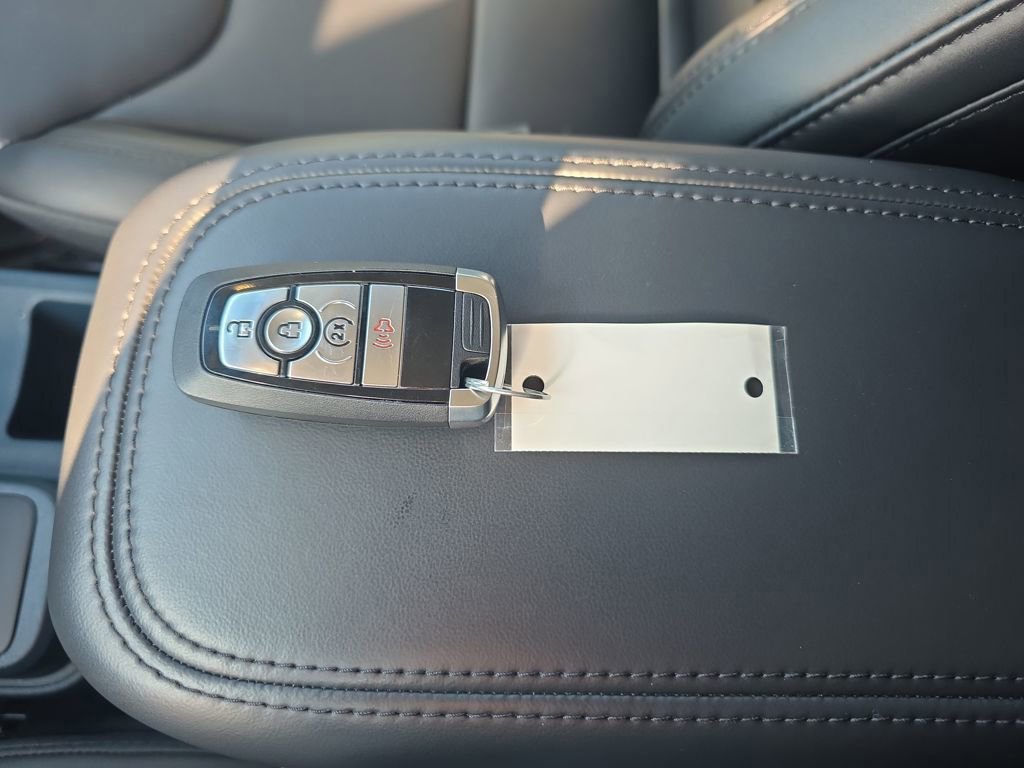 Certified 2025 Ford Maverick Lariat w/ Black Appearance Package image 36