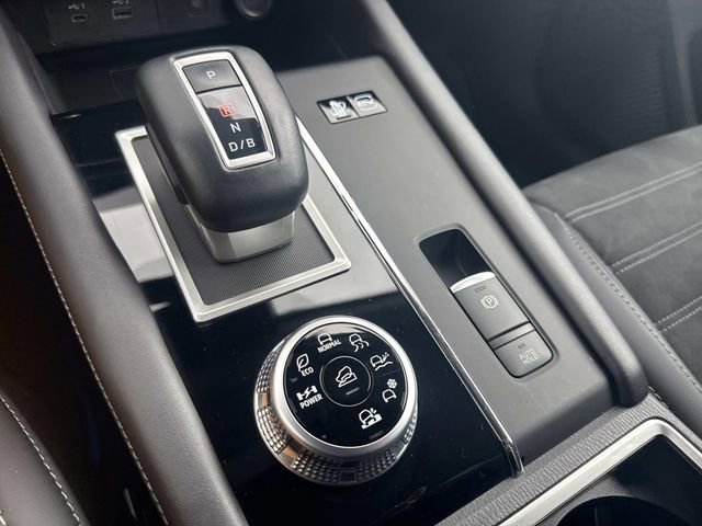 Used 2024 Mitsubishi Outlander 4WD Plug-In Hybrid image 27