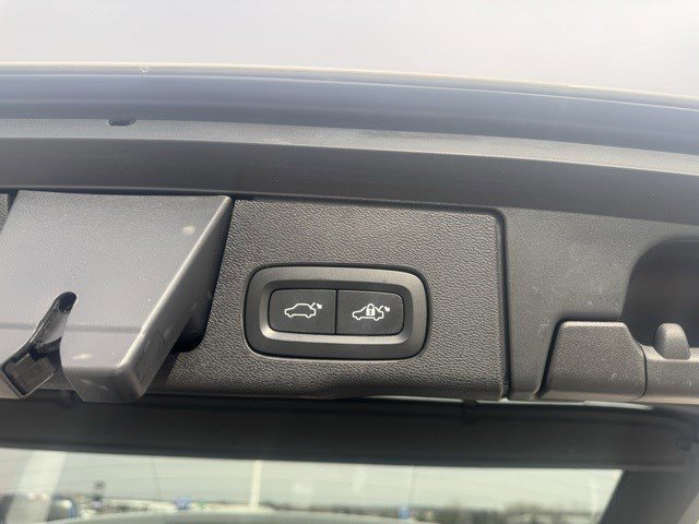 Used 2021 Volvo XC60 T5 R-Design w/ Protection Package Premier image 30