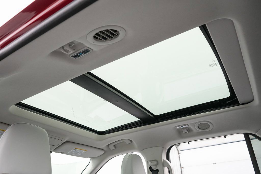 Certified 2025 Ford Explorer Platinum w/ Ultimate Package image 22