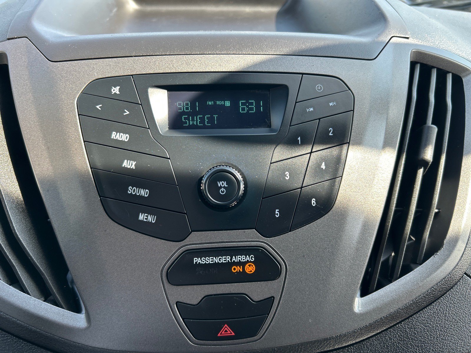 Certified 2019 Ford Transit 150 130 Low Roof RWD image 21