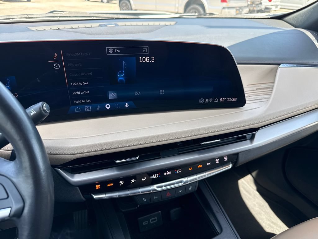 Used 2025 Cadillac XT4 Premium Luxury w/ Cold Weather Package FWD image 16