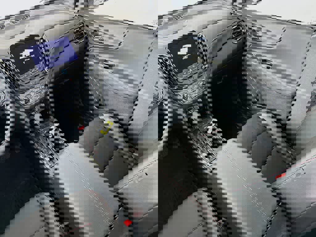 Used 2022 Chevrolet Equinox RS w/ RS Leather Package image 11