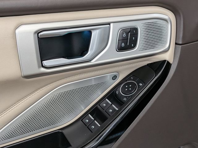 Certified 2023 Ford Explorer Platinum w/ Technology Package RWD image 16