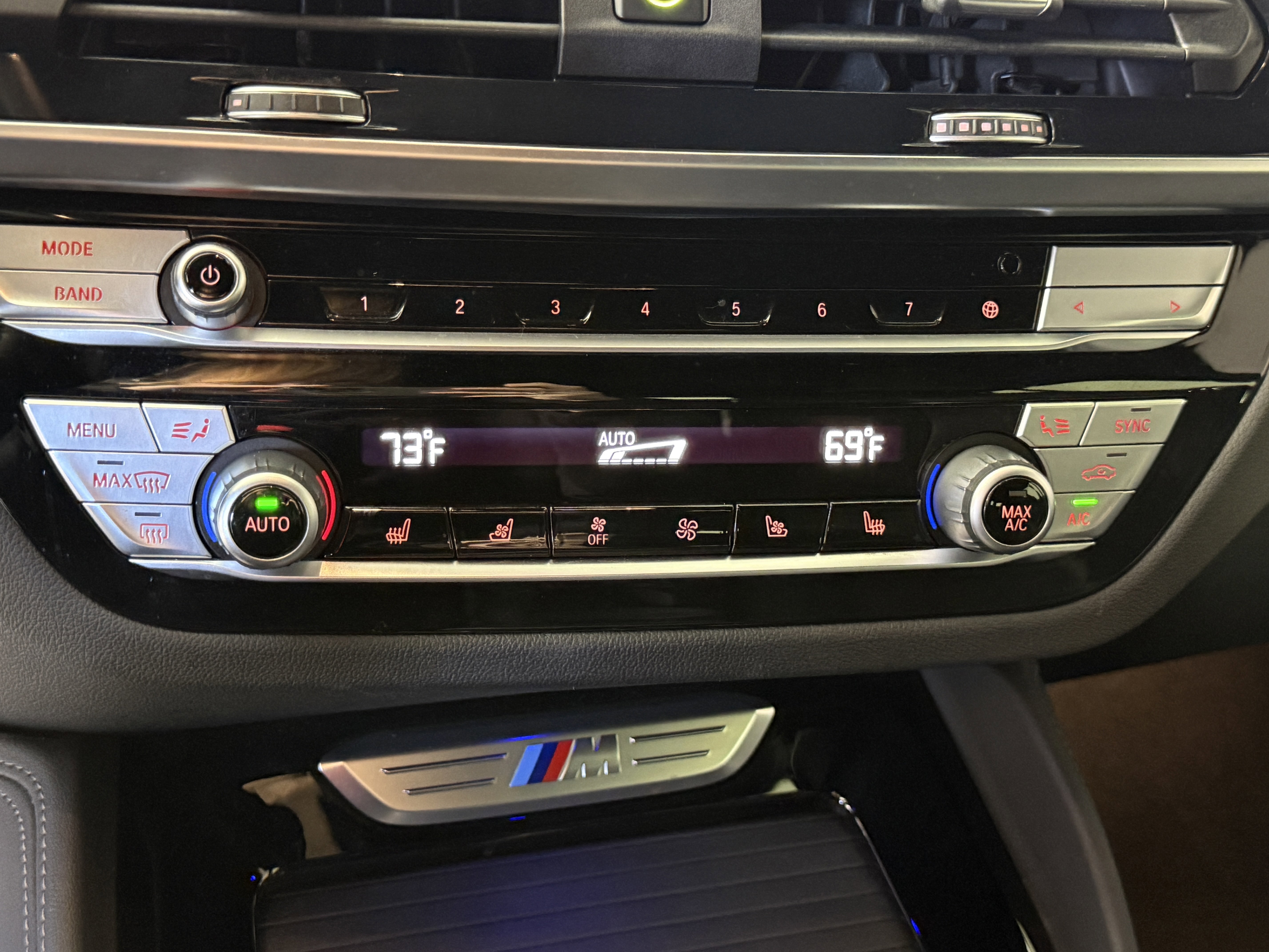 Used 2021 BMW X4 M40i w/ Executive Package image 22