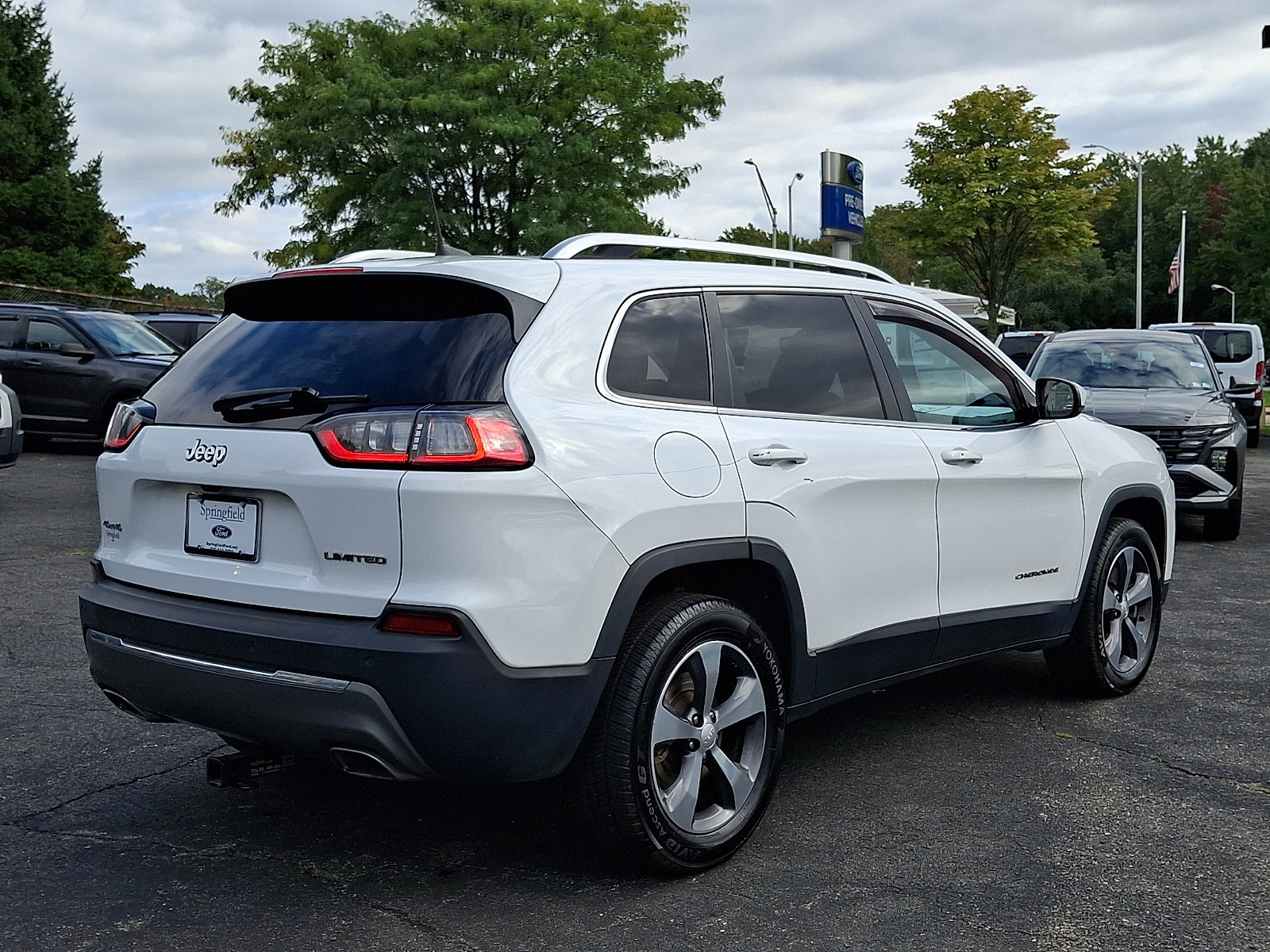 Used 2020 Jeep Cherokee Limited AWD/4WD image 6