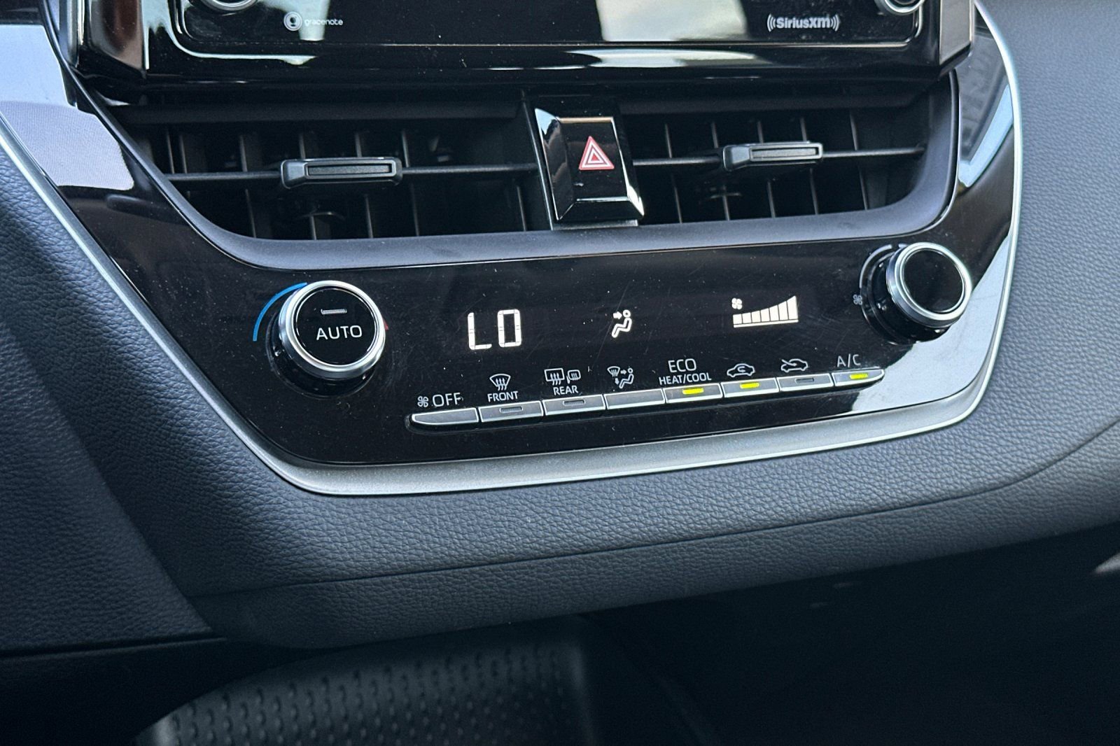 Used 2022 Toyota Corolla LE w/ LE Convenience Package FWD image 18