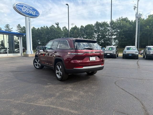 Used 2026 Jeep Grand Cherokee Limited w/ Luxury Tech Group II AWD/4WD image 6