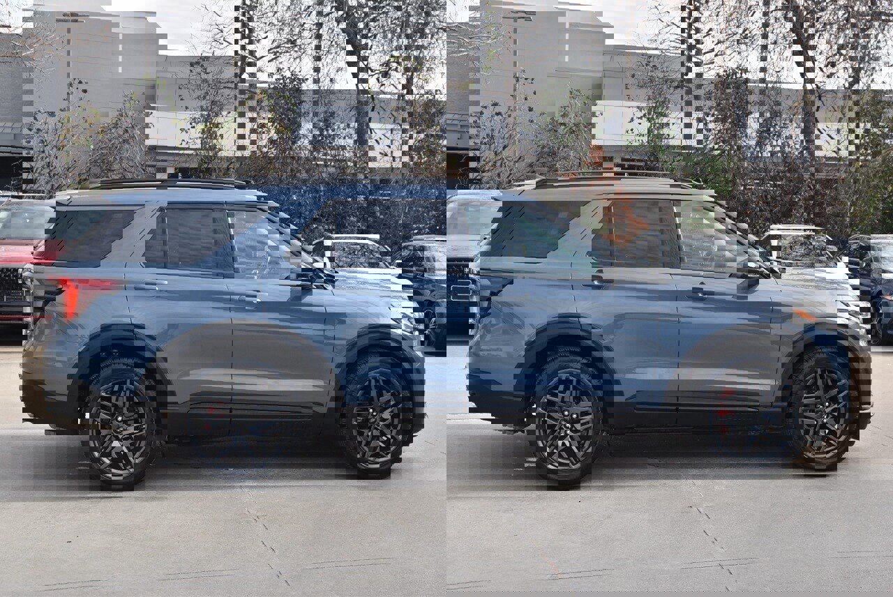 Certified 2025 Ford Explorer ST image 6