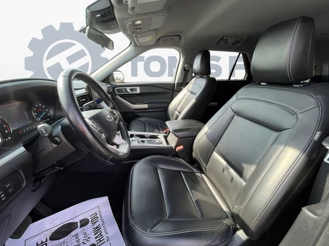 Certified 2022 Ford Explorer XLT w/ Equipment Group 202A AWD/4WD image 11