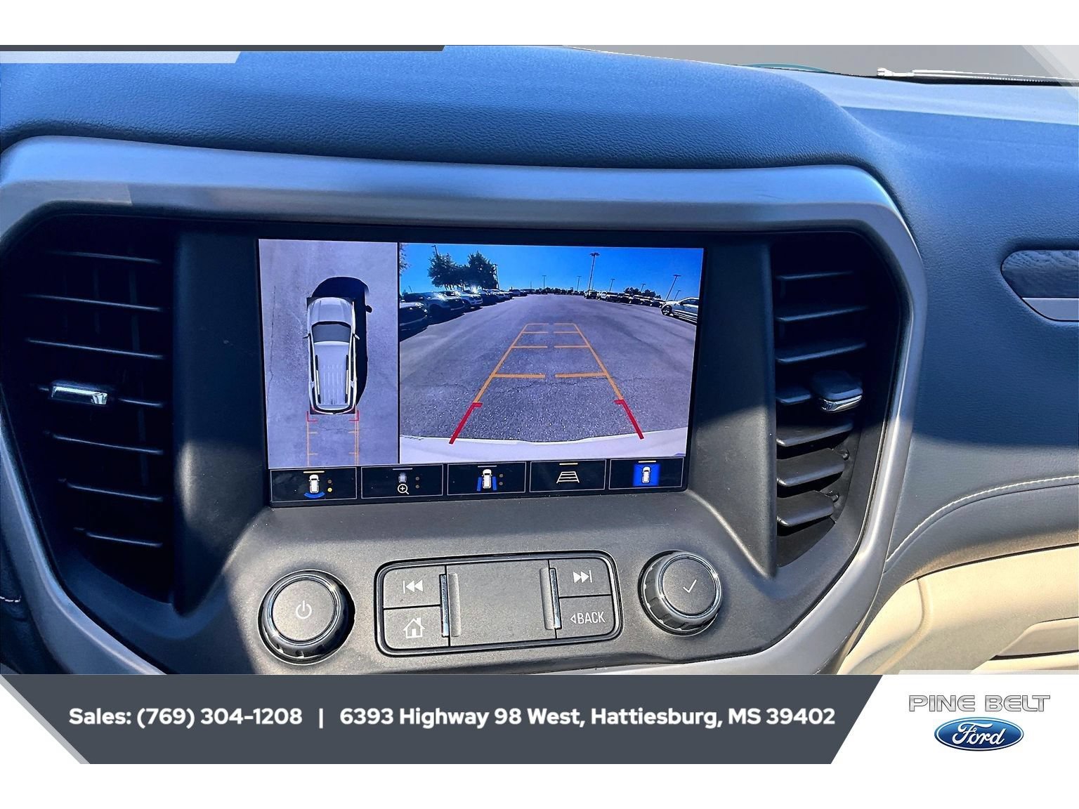 Used 2021 GMC Acadia Denali w/ Denali Technology Package FWD image 15