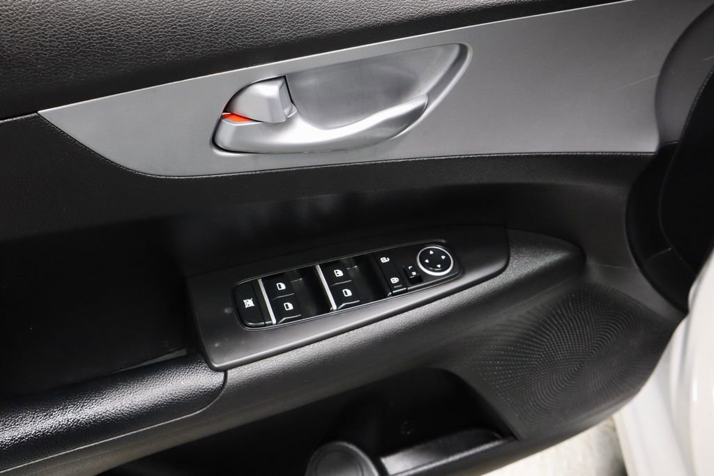 Used 2023 Kia Forte LXS image 22