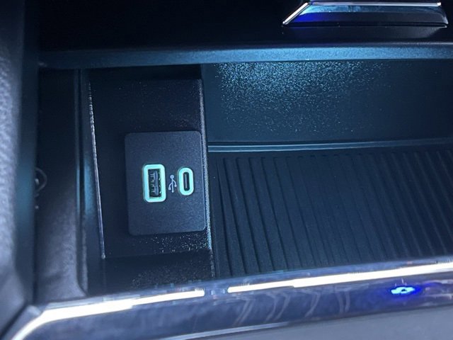 Certified 2024 Ford Expedition XLT image 26