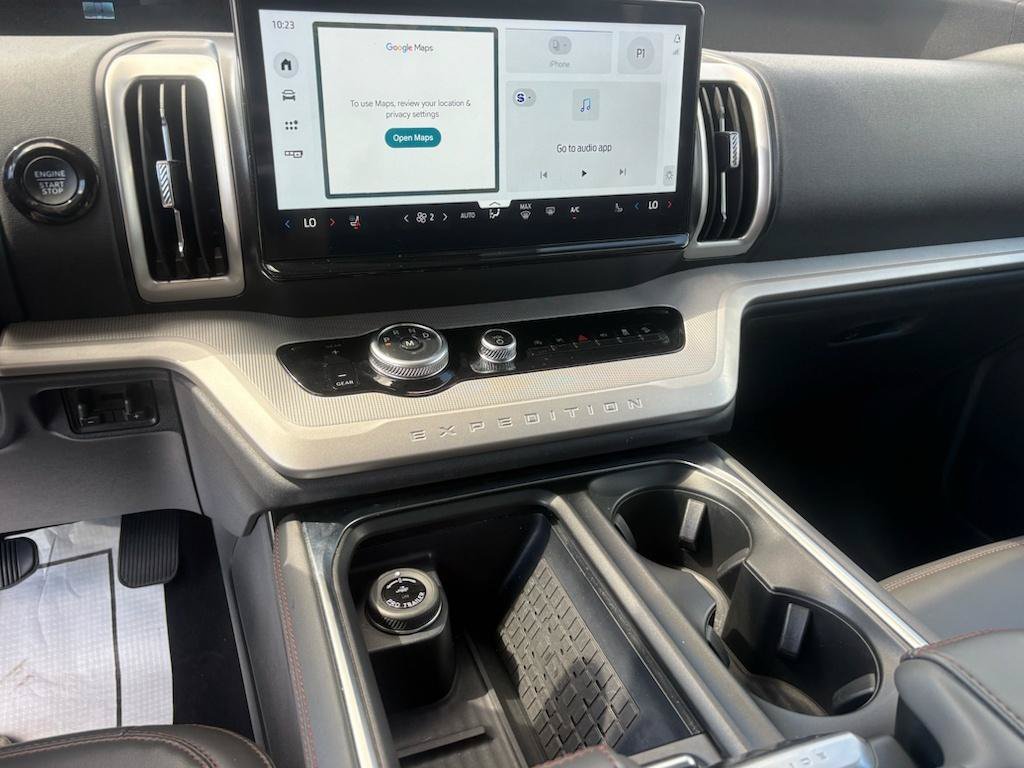 Certified 2025 Ford Expedition Active AWD/4WD image 5