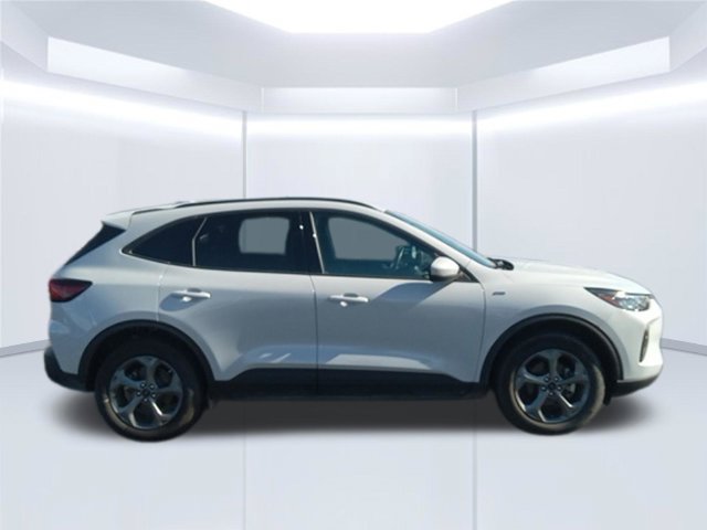Certified 2025 Ford Escape ST-Line Select AWD/4WD image 11