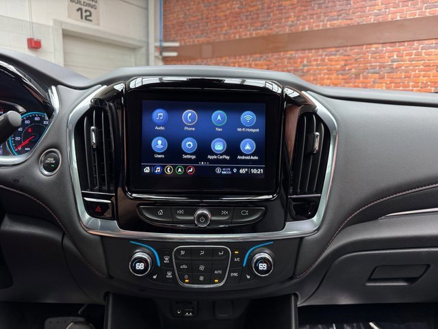 Used 2023 Chevrolet Traverse RS image 19