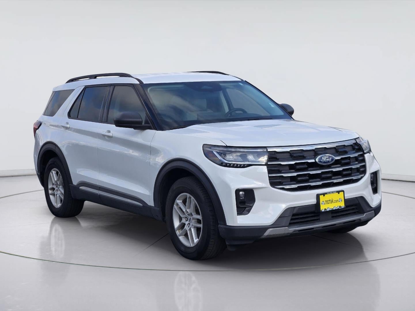 Certified 2025 Ford Explorer Active w/ Active Comfort Package RWD image 3