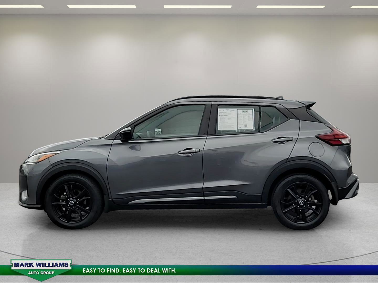 Used 2022 Nissan Kicks SR w/ Premium Package image 2