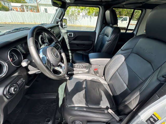 Used 2022 Jeep Wrangler Unlimited Sahara w/ Cold Weather Group AWD/4WD image 19