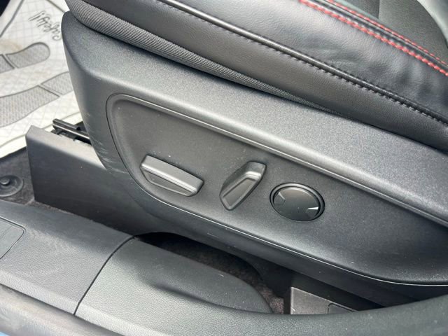 Certified 2025 Ford Escape ST-Line AWD/4WD image 19