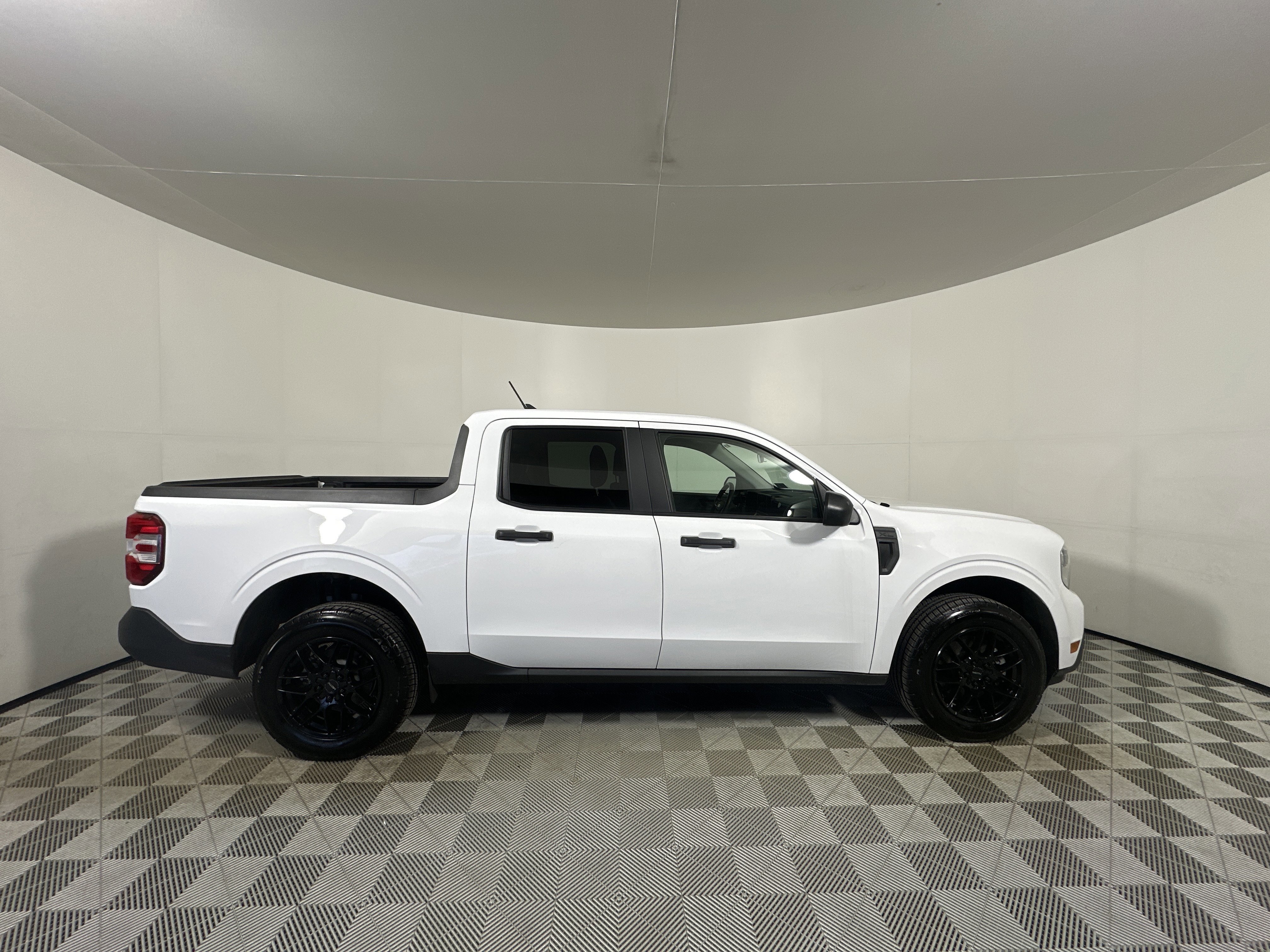 Certified 2024 Ford Maverick XL FWD image 6