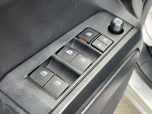 Used 2020 Toyota Tacoma SR AWD/4WD image 14
