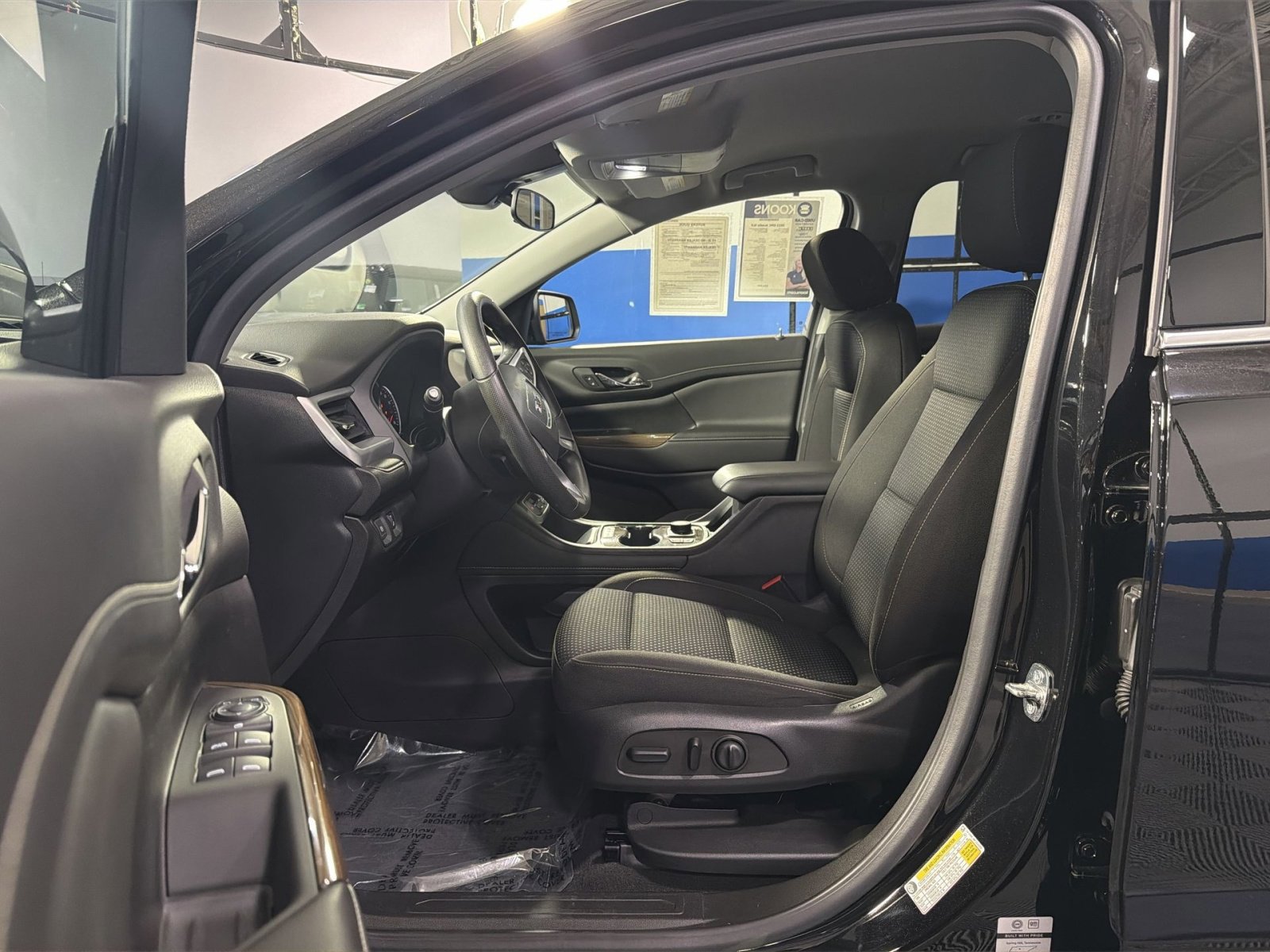 Used 2023 GMC Acadia SLE w/ Driver Convenience Package AWD/4WD image 35