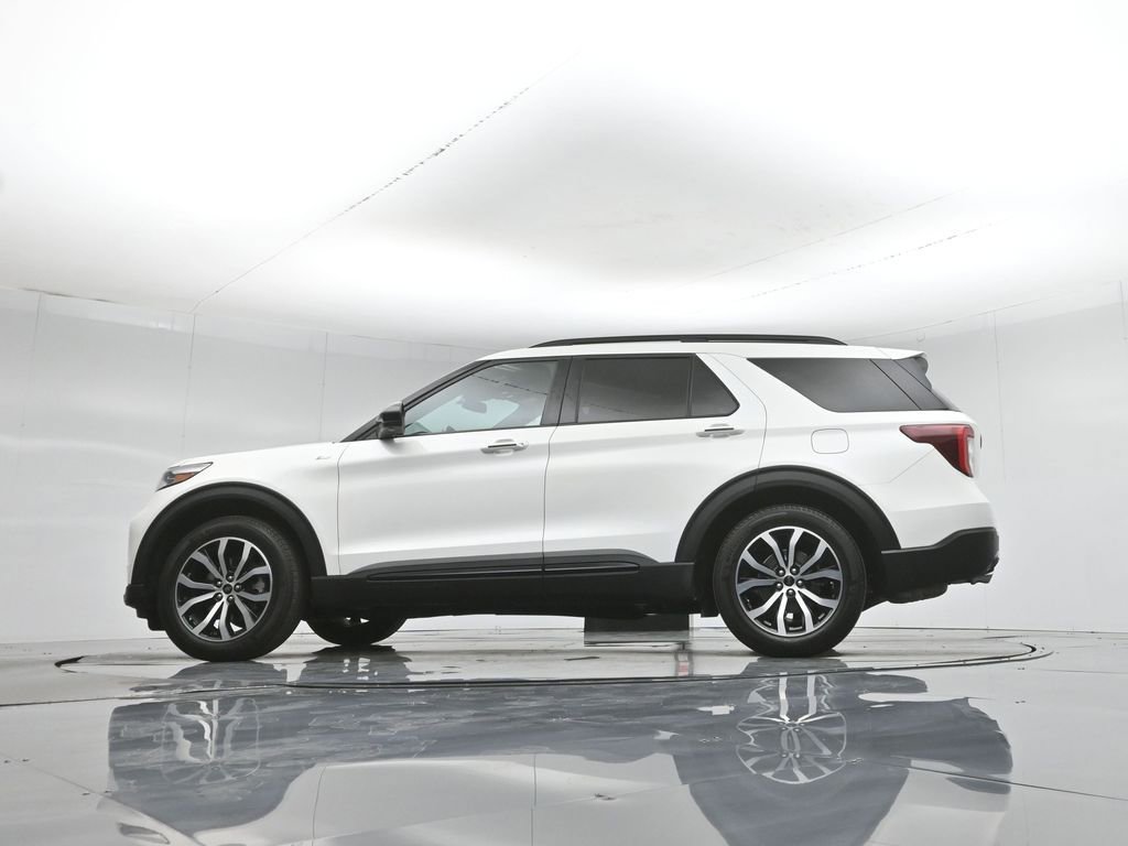 Certified 2022 Ford Explorer ST-Line RWD image 59