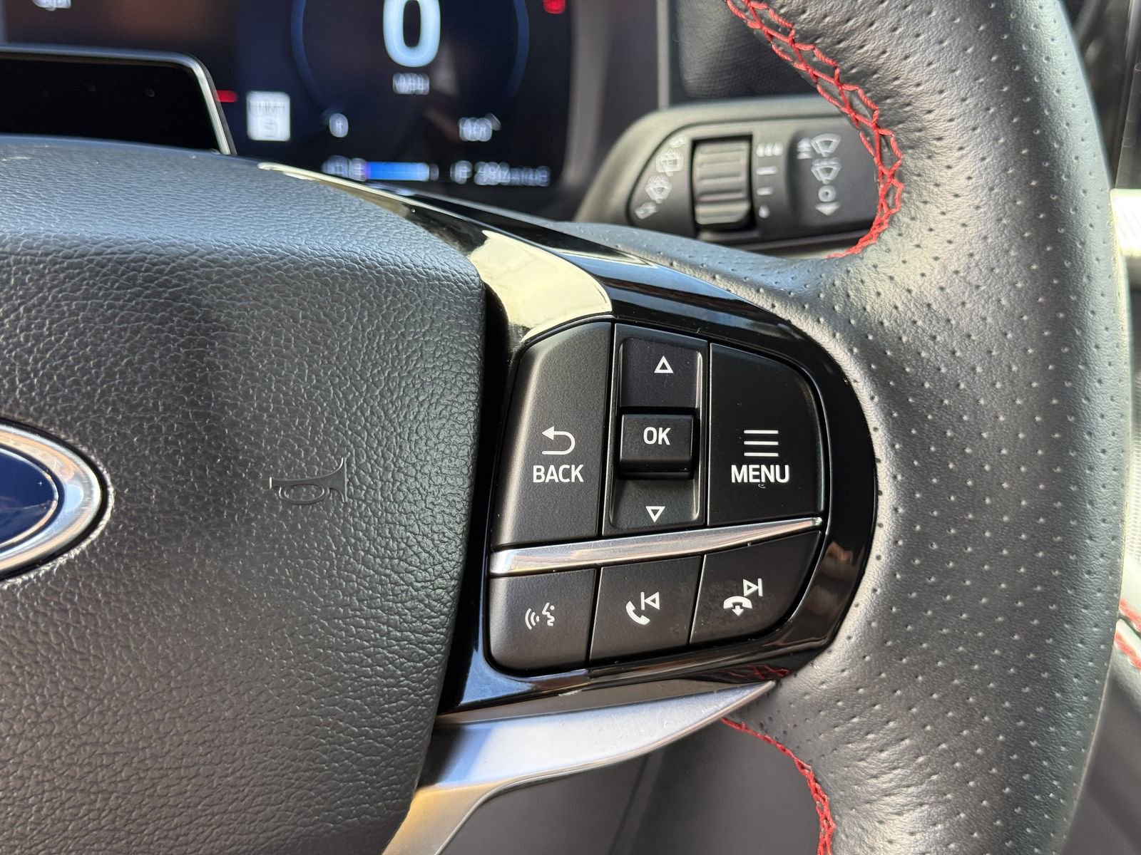 Certified 2025 Ford Explorer ST-Line image 29