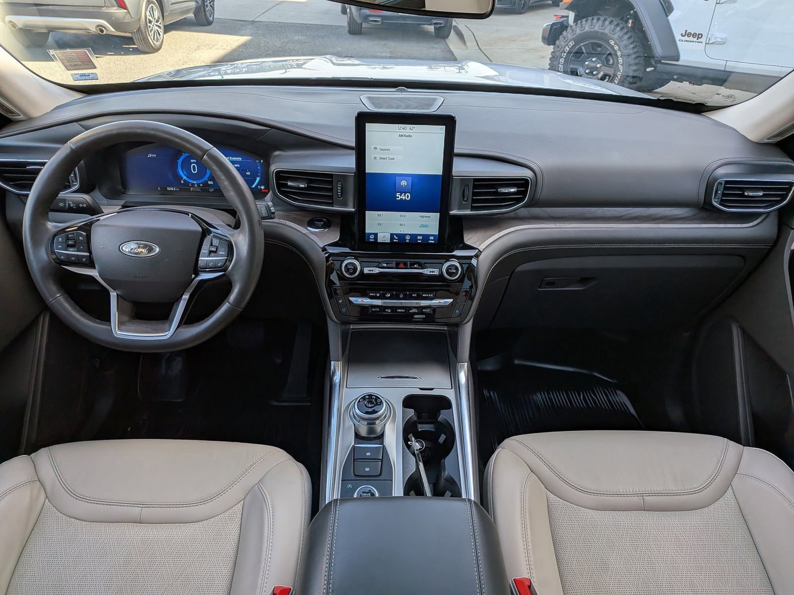 Certified 2023 Ford Explorer Platinum w/ Technology Package image 17