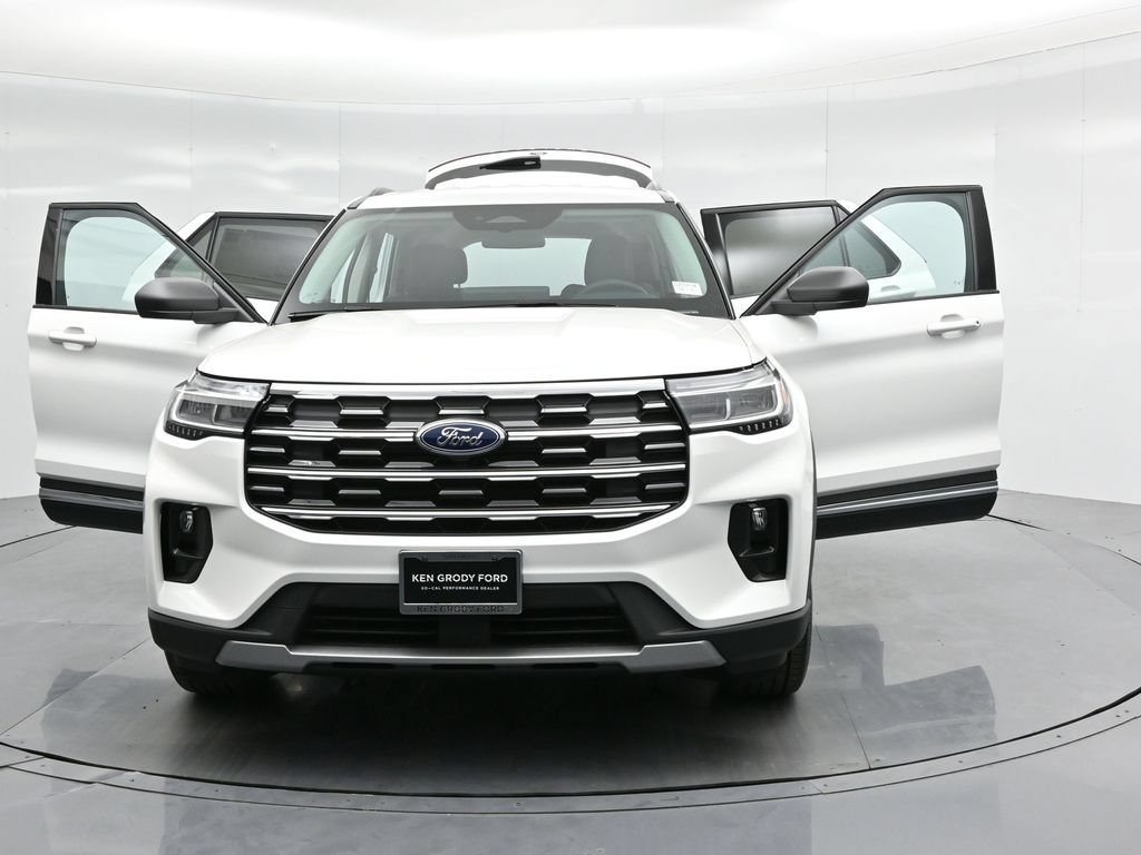 Certified 2025 Ford Explorer Active RWD image 31