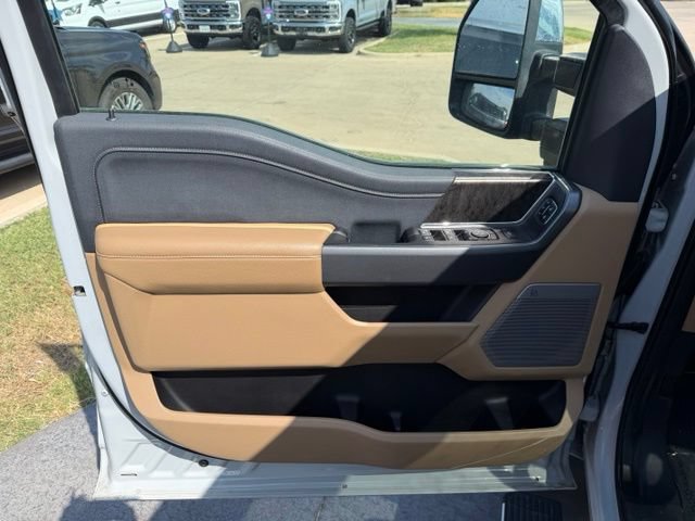 Certified 2025 Ford F450 Lariat w/ Chrome Package AWD/4WD image 9