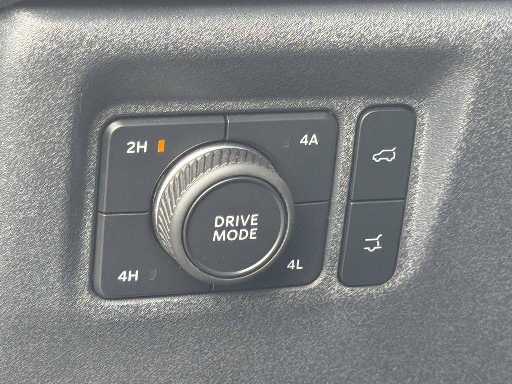 Certified 2025 Ford Expedition Active AWD/4WD image 21