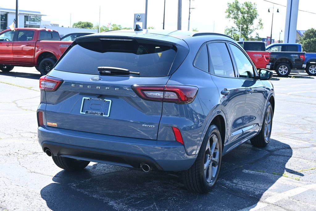 Certified 2023 Ford Escape ST-Line w/ Tech Pack #1 AWD/4WD image 9