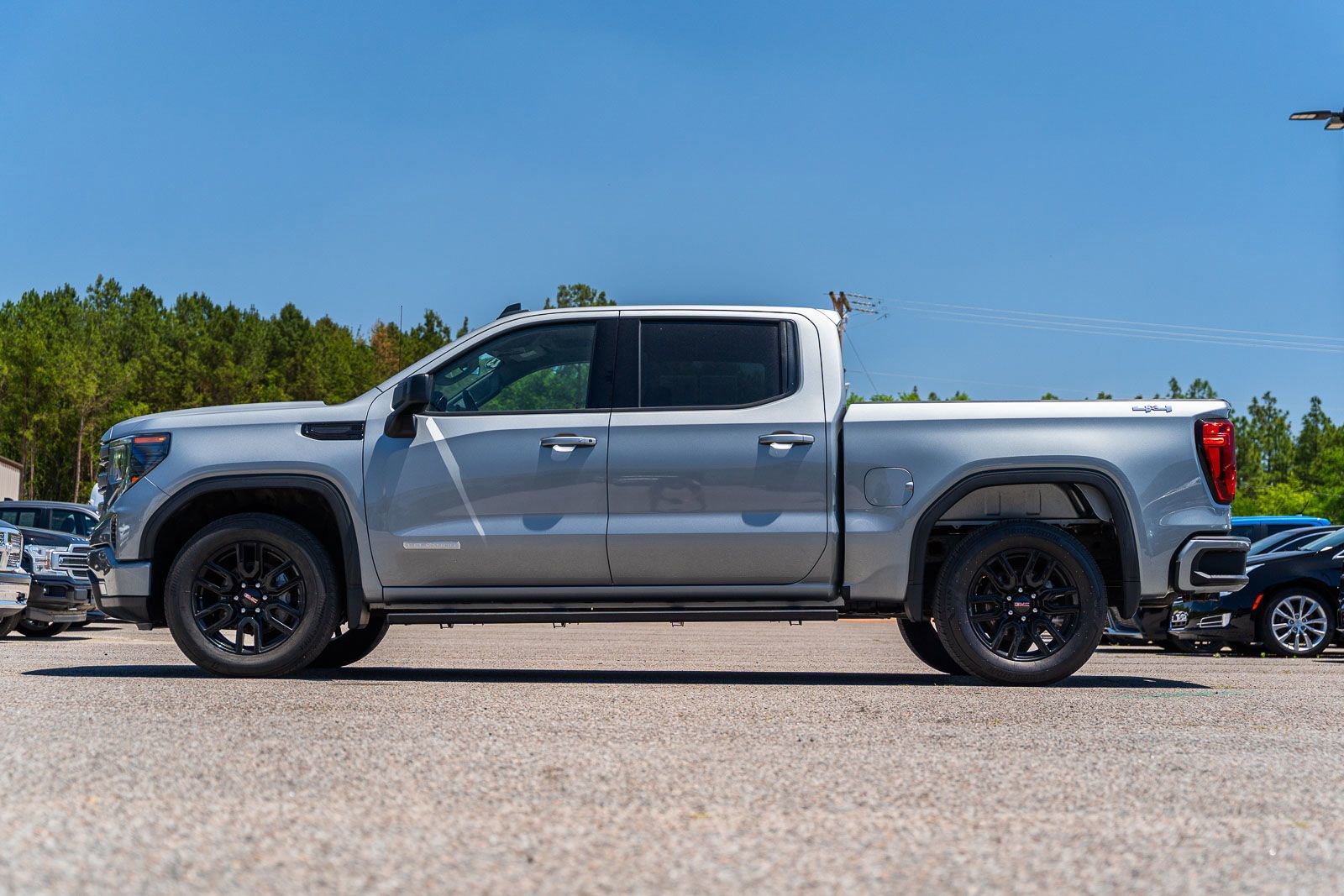 Used 2023 GMC Sierra 1500 Elevation AWD/4WD image 4
