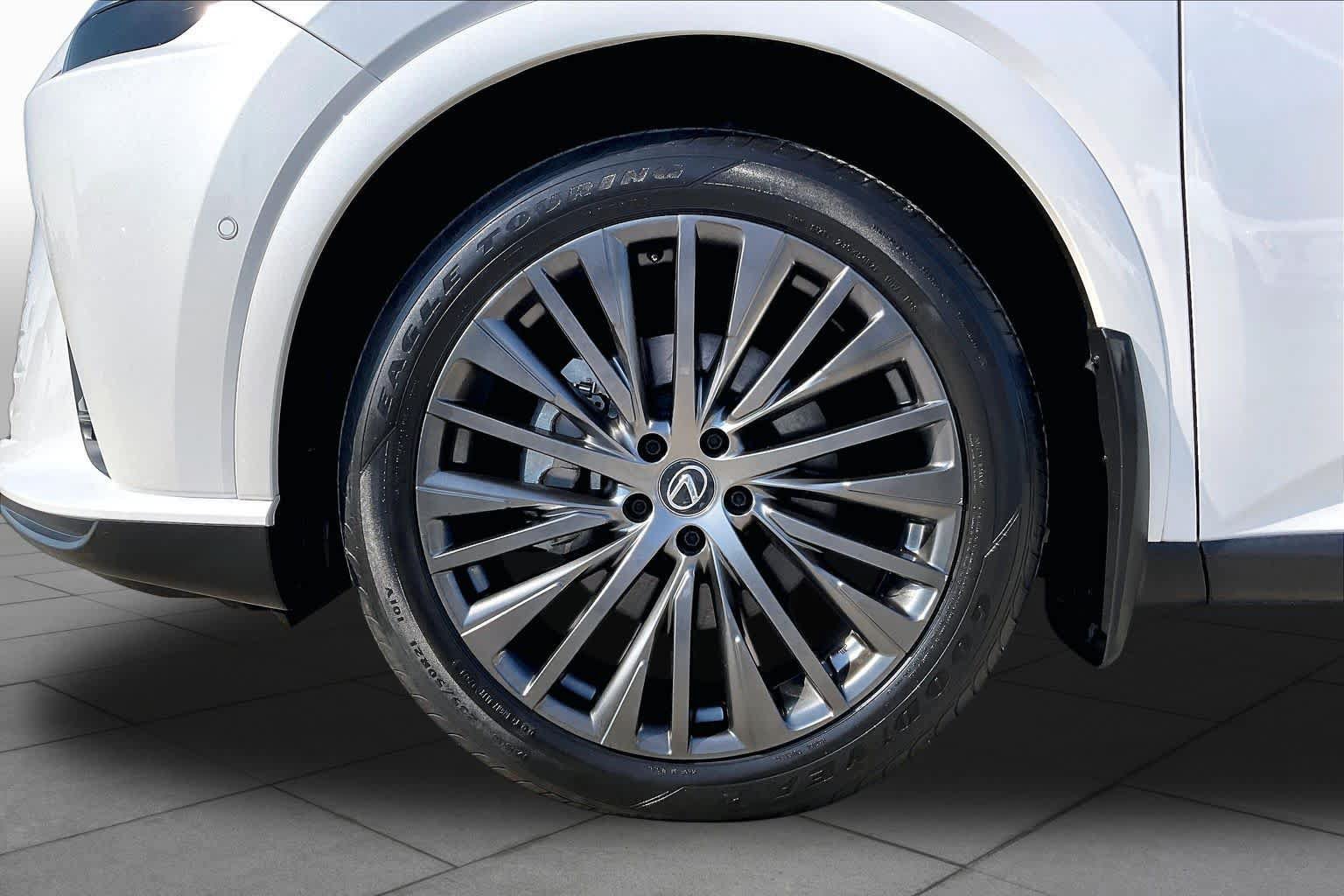 Used 2023 Lexus RX 350 FWD w/ Cold Area Package image 11