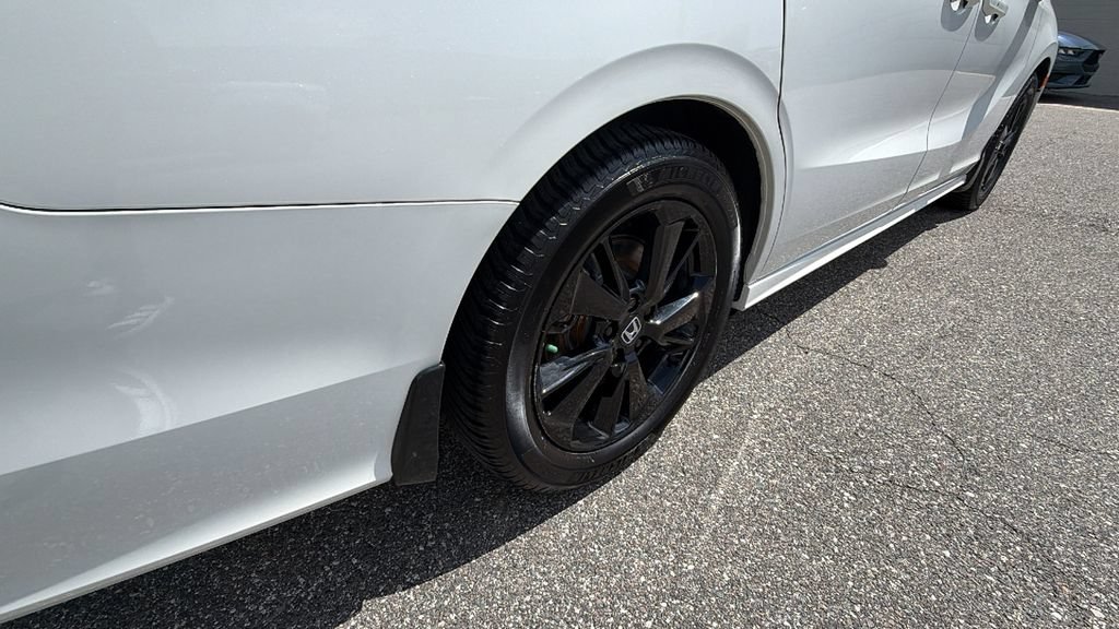 Used 2023 Honda Odyssey Sport image 11