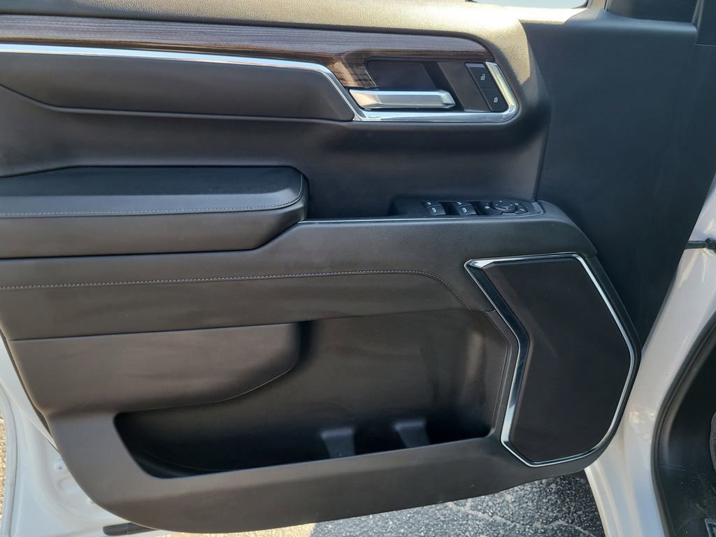 Used 2024 Chevrolet Silverado 1500 LT image 15