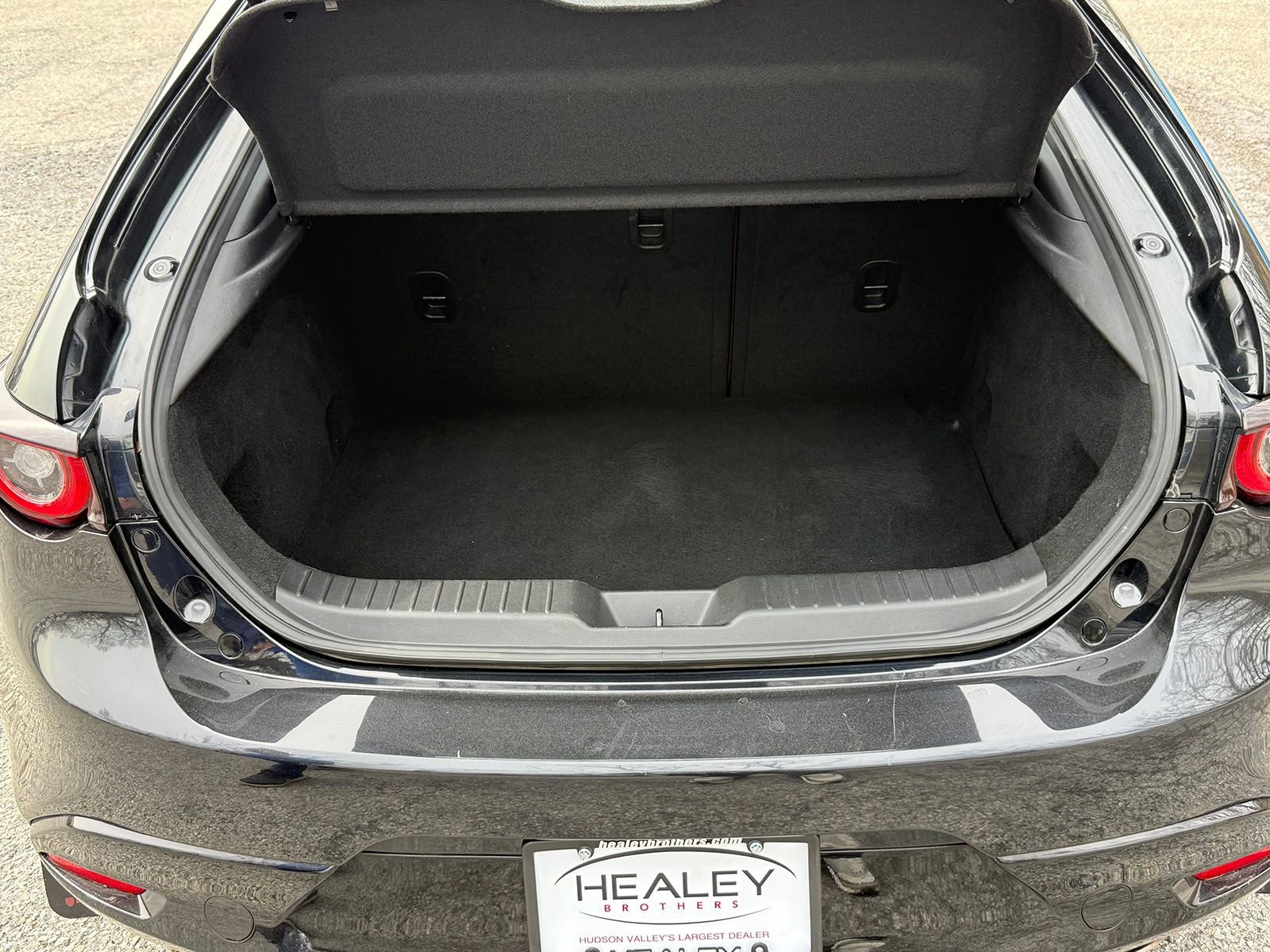 Used 2022 MAZDA MAZDA3 s image 11