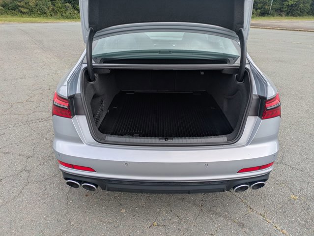 Used 2021 Audi S6 Prestige w/ Prestige Package image 32