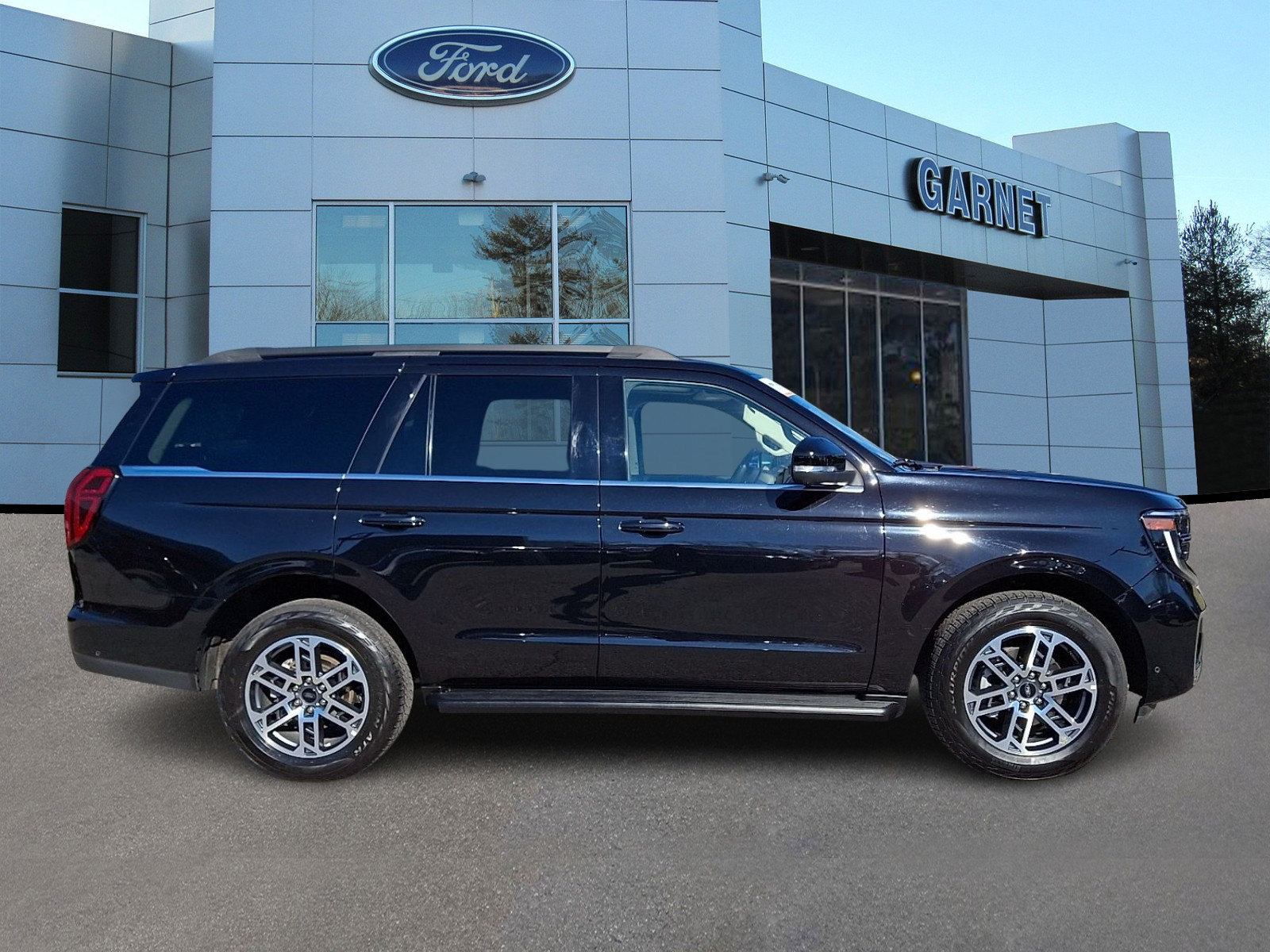 Certified 2025 Ford Expedition Active AWD/4WD image 10
