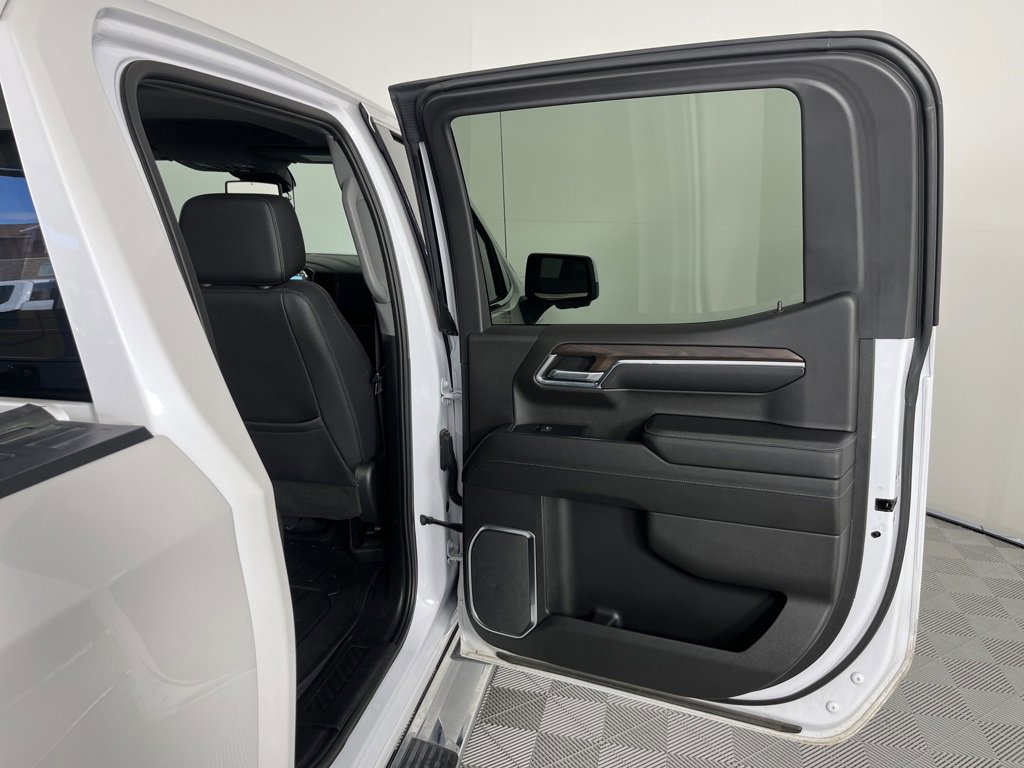 Used 2023 GMC Sierra 1500 SLT image 29
