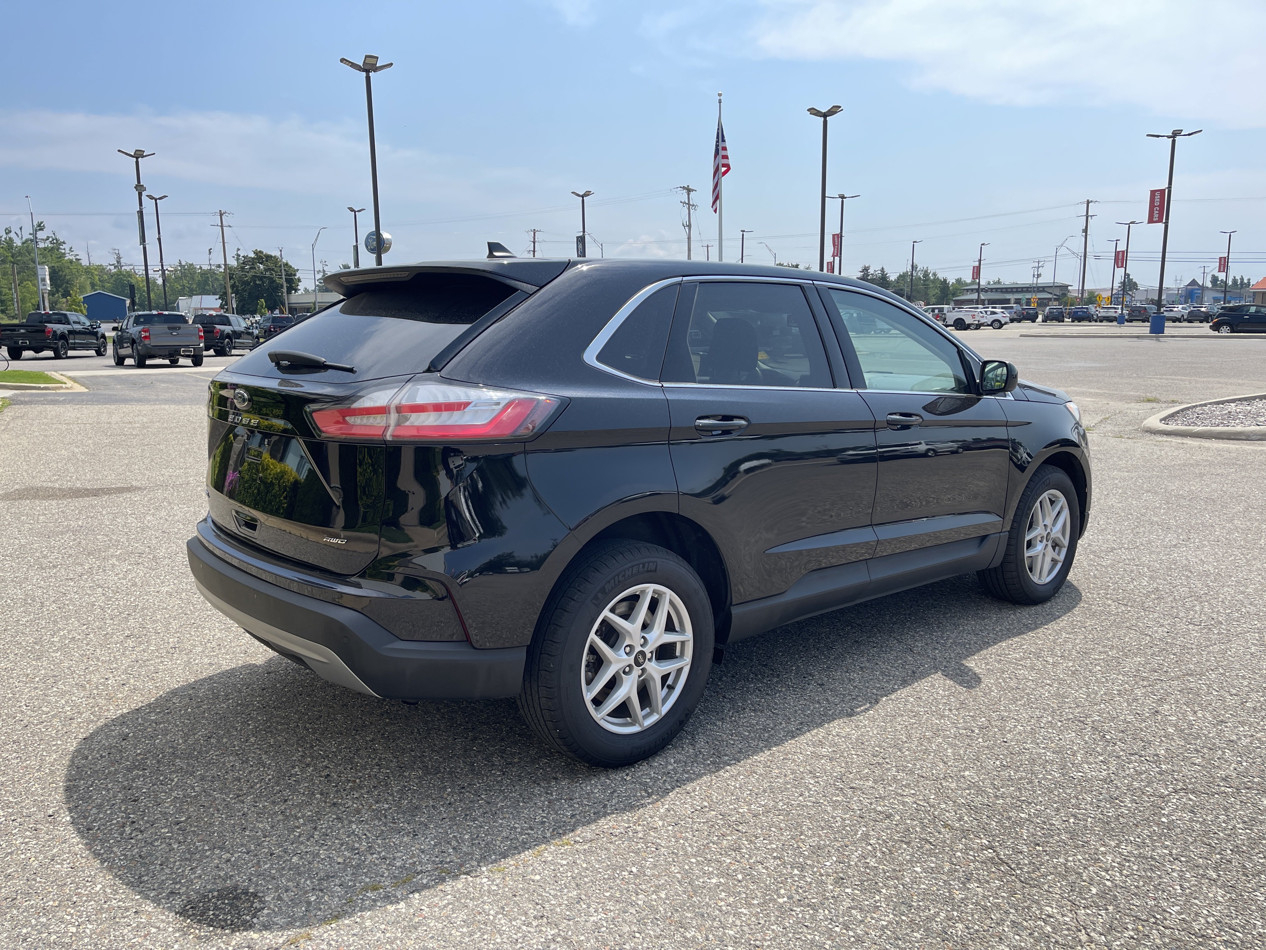 Certified 2024 Ford Edge SEL w/ Convenience Package AWD/4WD image 4