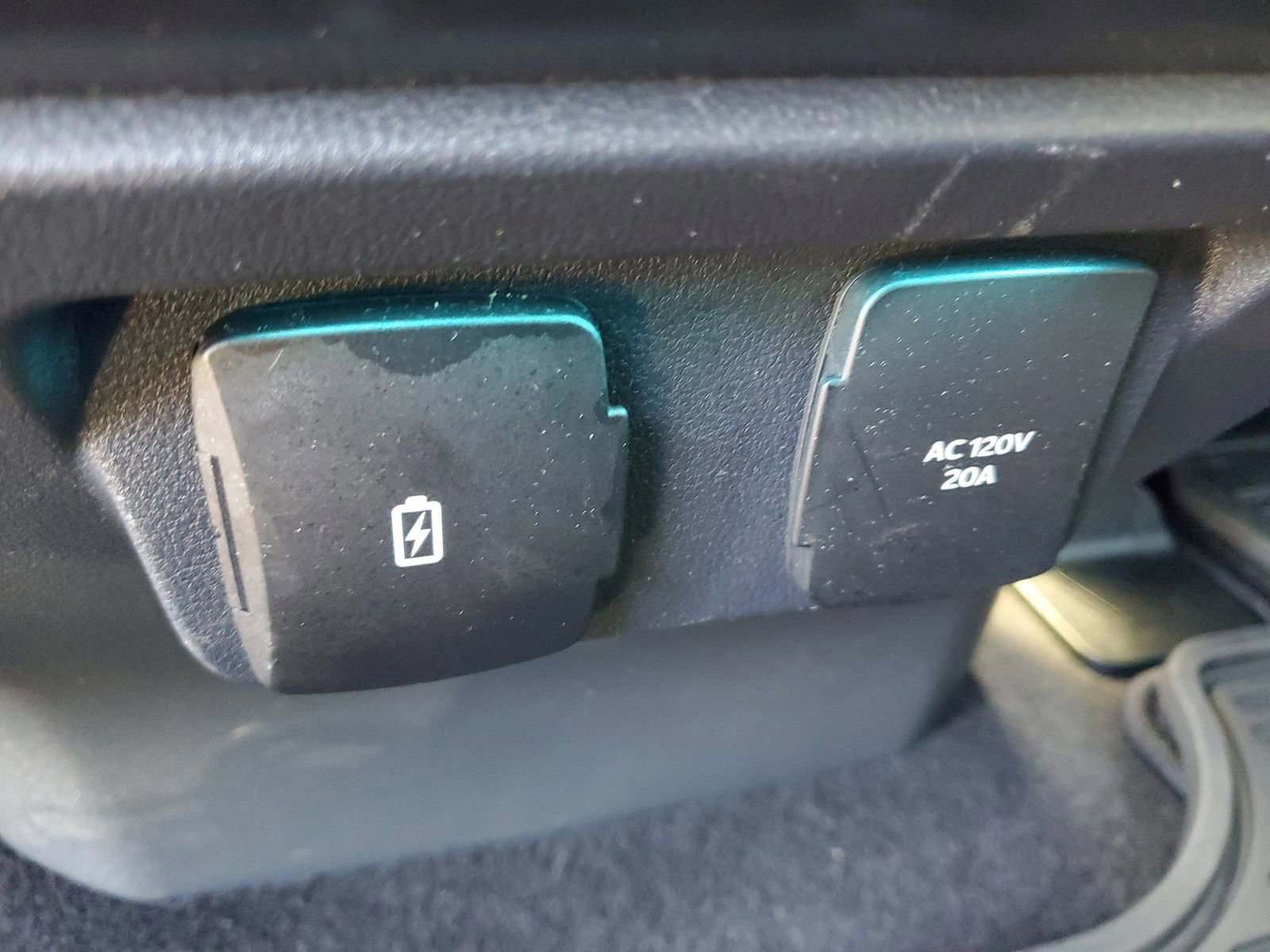 Certified 2025 Ford F150 Lariat w/ Equipment Group 501A Mid AWD/4WD image 12