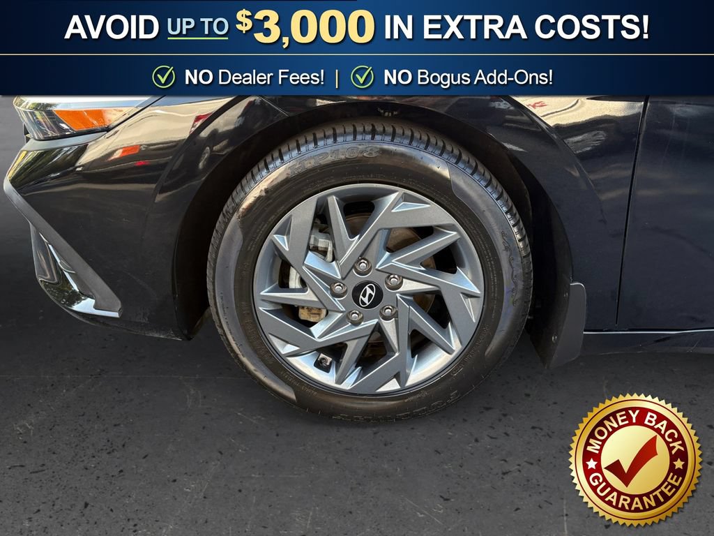 Used 2024 Hyundai Elantra Blue FWD image 13