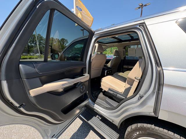 Certified 2024 Ford Expedition Limited AWD/4WD image 30
