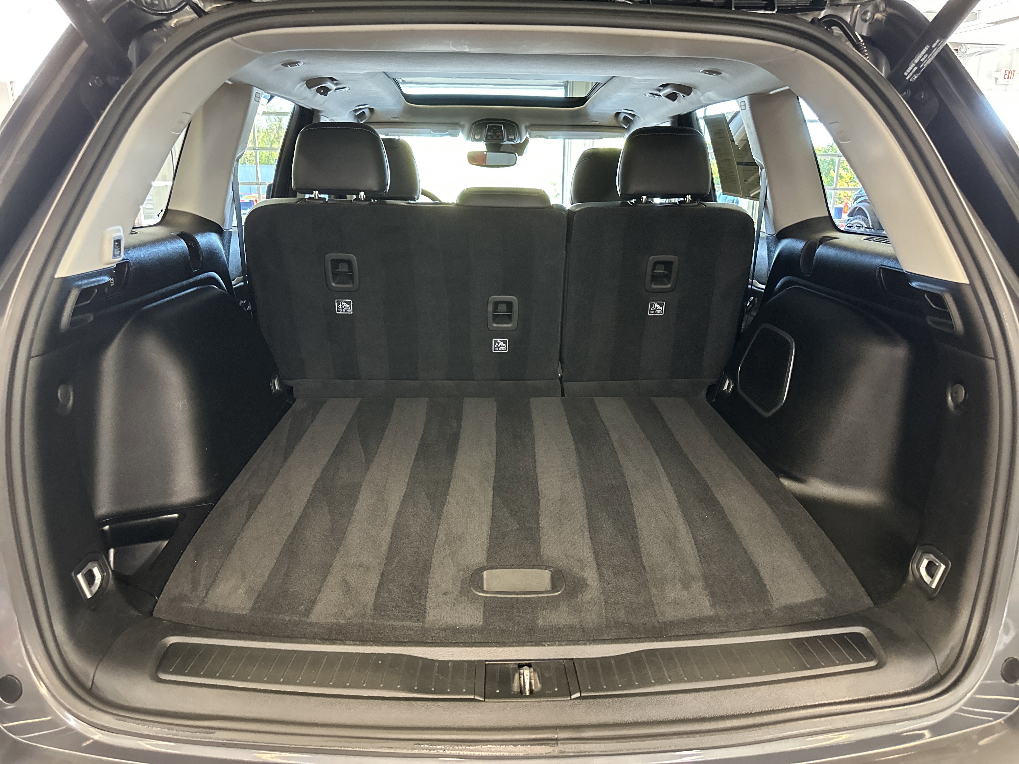 Used 2022 Jeep Grand Cherokee Limited w/ Trailer Tow Prep Group (B) image 16