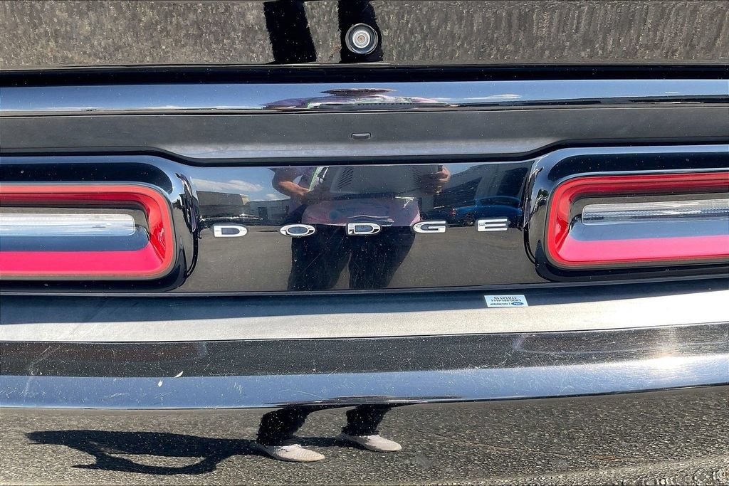 Used 2022 Dodge Challenger R/T RWD image 8