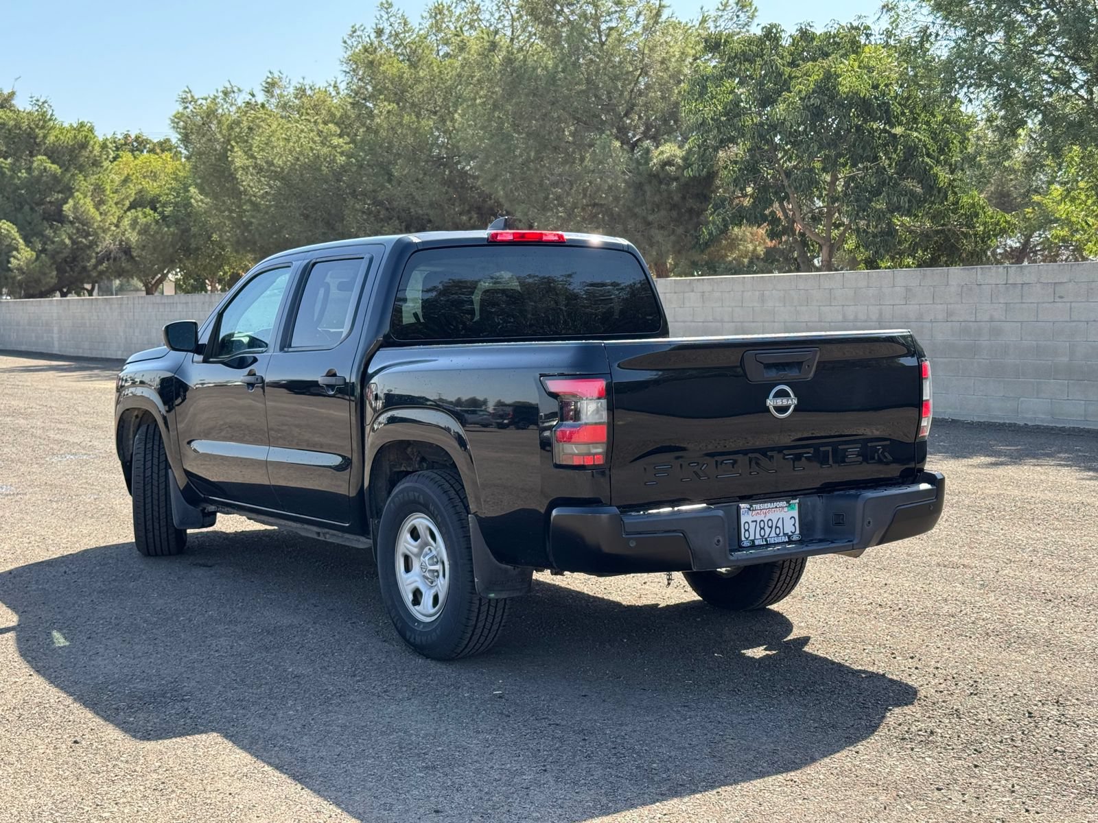 Used 2022 Nissan Frontier S w/ Technology Package RWD image 6